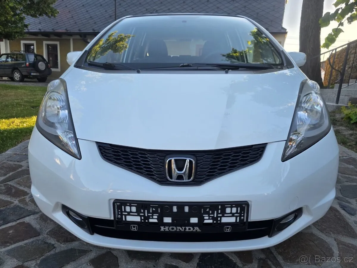 Honda Jazz 2010 photo 3