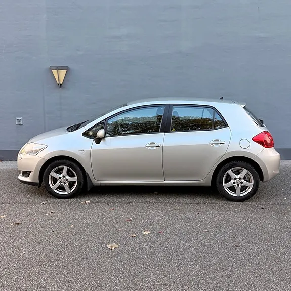 Toyota Auris 2007 photo 3