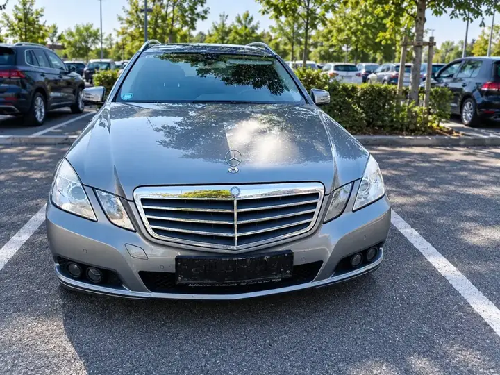 Mercedes-Benz E-Class 2010 photo 2