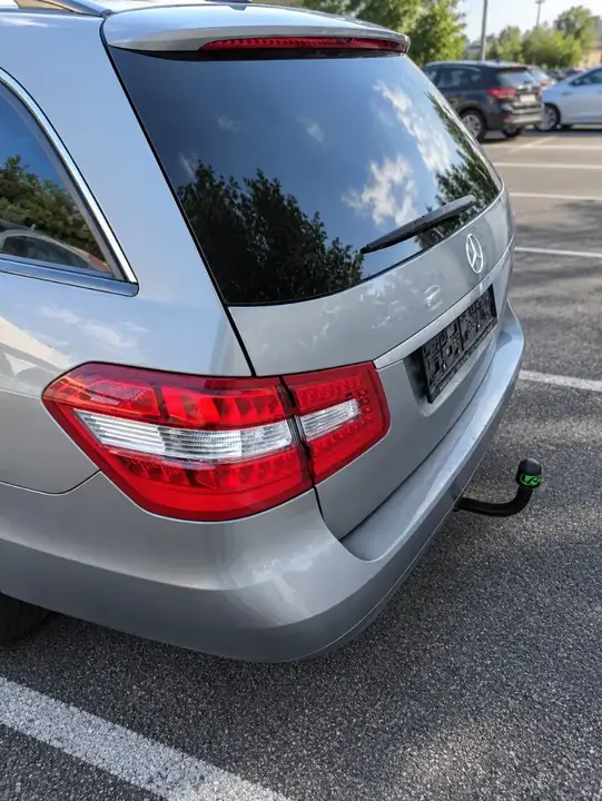 Mercedes-Benz E-Class 2010 photo 3