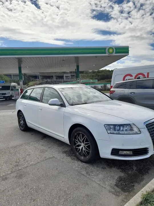 Audi A6 Avant 2011 photo 2