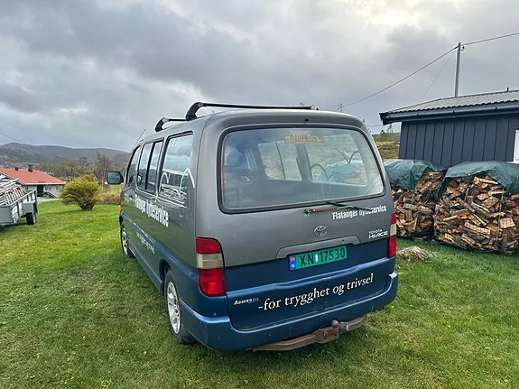 Toyota Hiace 1996 photo 3