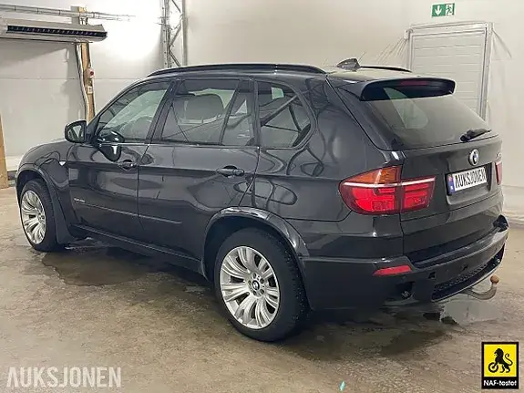 BMW X5 2011 photo 2