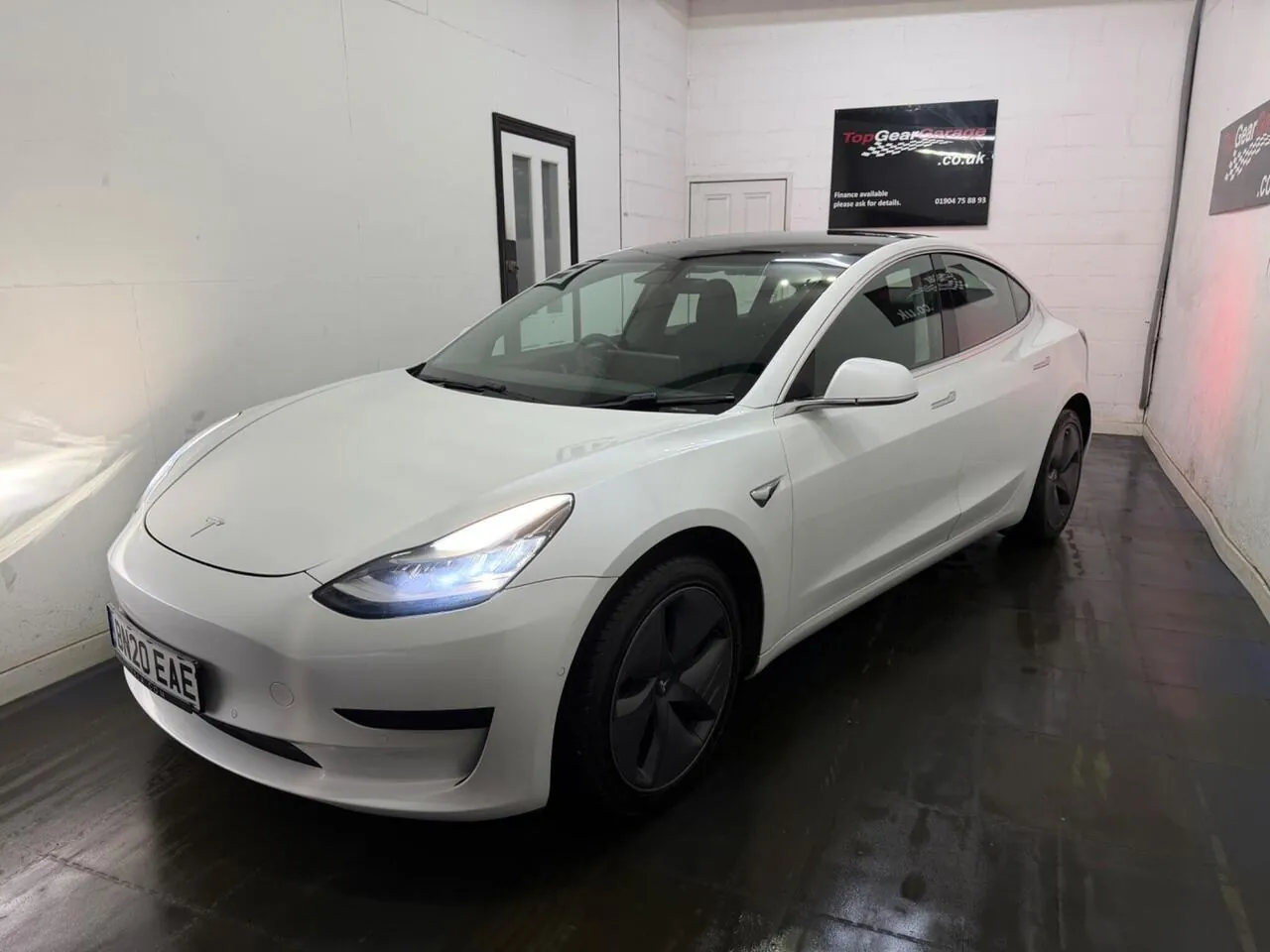 Tesla Model 3 2020 photo 3