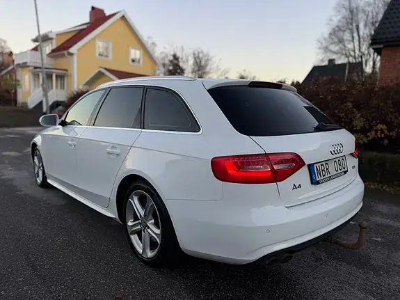 Audi A4 2014 photo 2