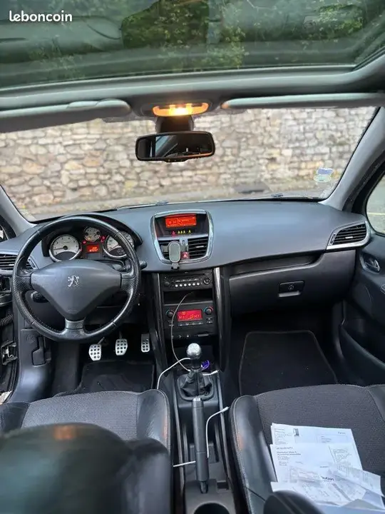 Peugeot 207 2007 photo 3