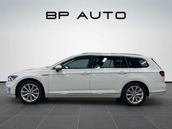 Volkswagen Passat 2017 photo 2