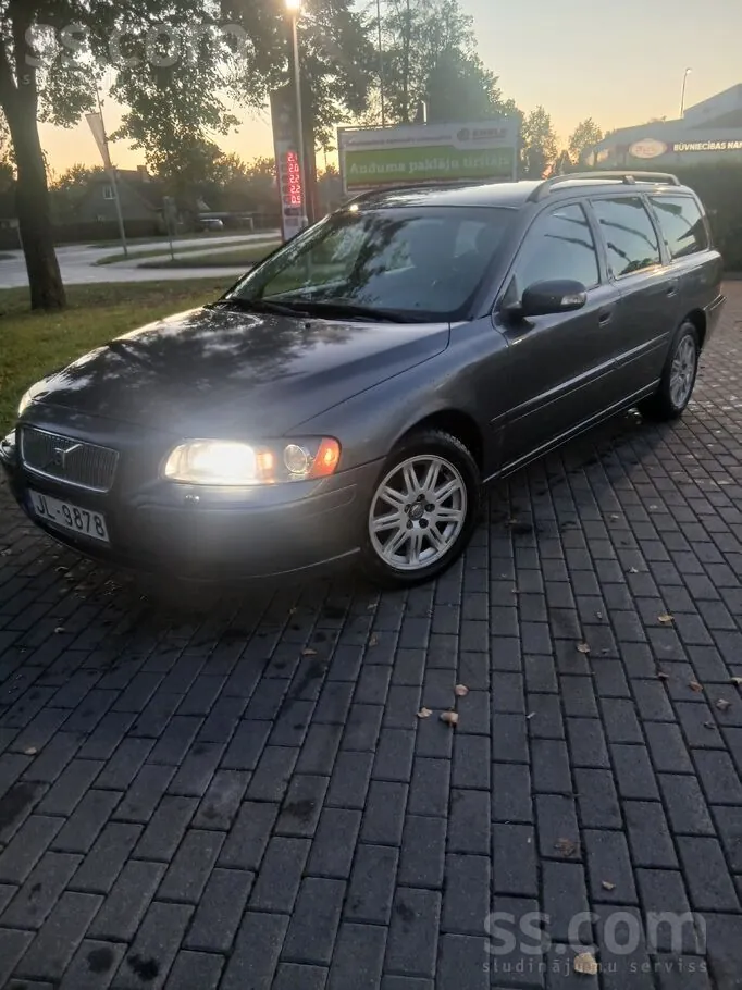 Volvo V70 2007 photo 2