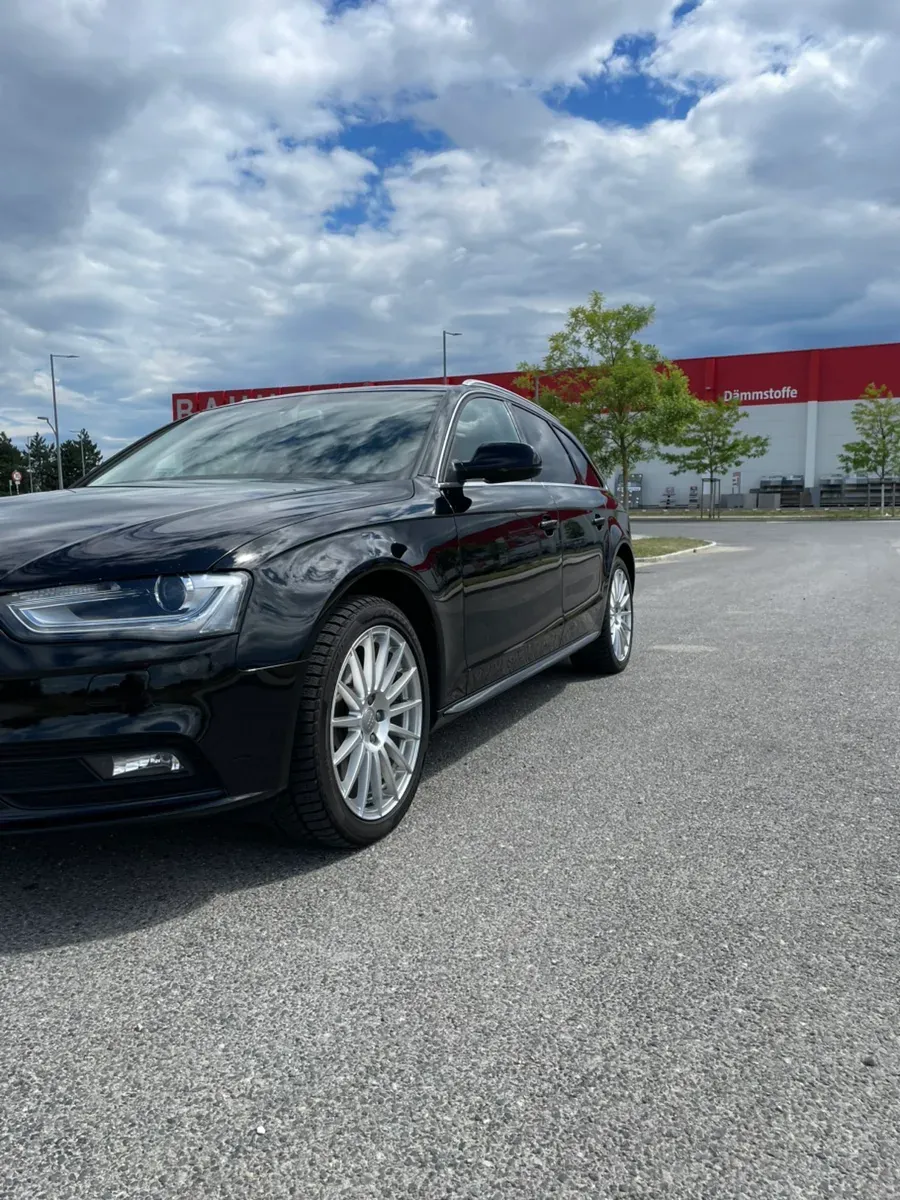Audi A4 2013 photo 2