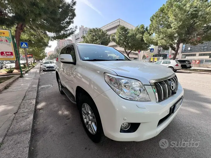 Toyota Land Cruiser 2011 photo 5