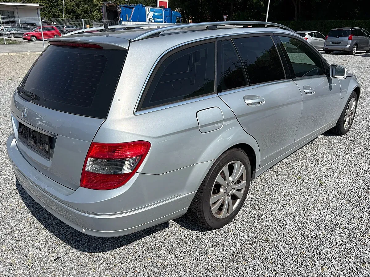 Mercedes-Benz C-Class 2010 photo 3