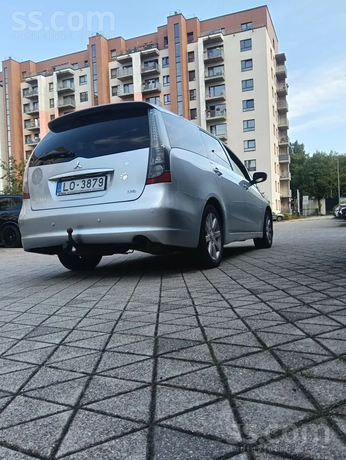 Mitsubishi Grandis 2007 photo 4