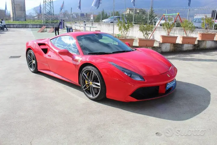 Ferrari 488 2016 photo 3