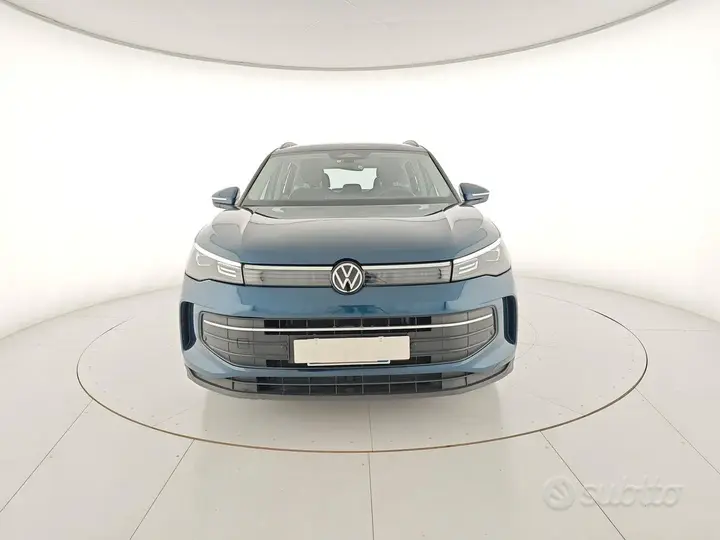 Volkswagen Tiguan 2025 photo 2