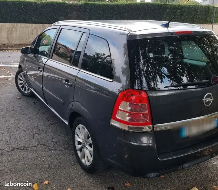 Opel Zafira 2014 photo 3