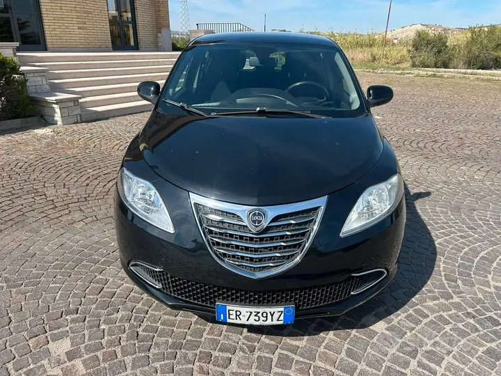 Lancia Ypsilon 2013 photo 4