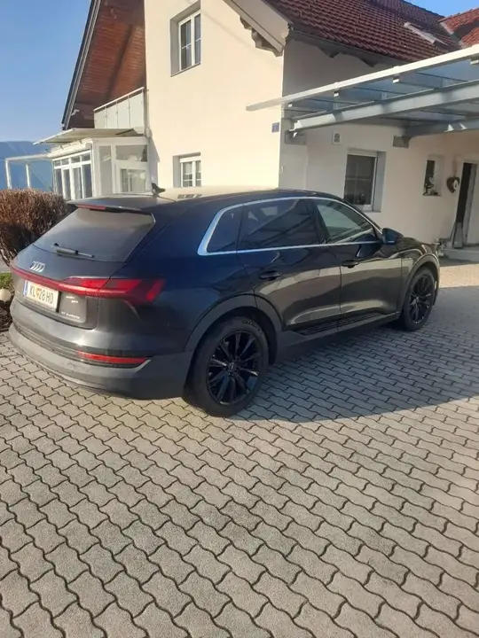 Audi E-Tron 2020 photo 2