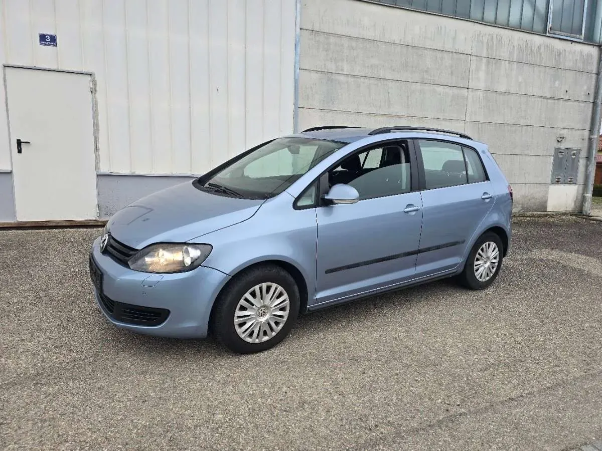 Volkswagen Golf 2011 photo 2