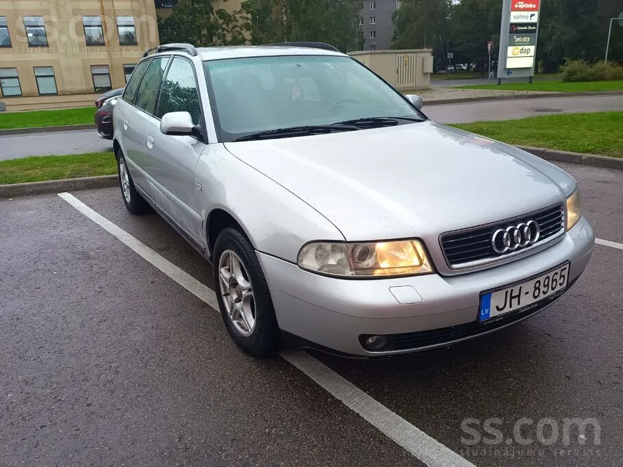 Audi A4 Avant 2000 photo 2