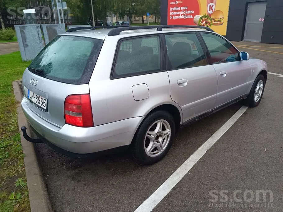 Audi A4 Avant 2000 photo 4