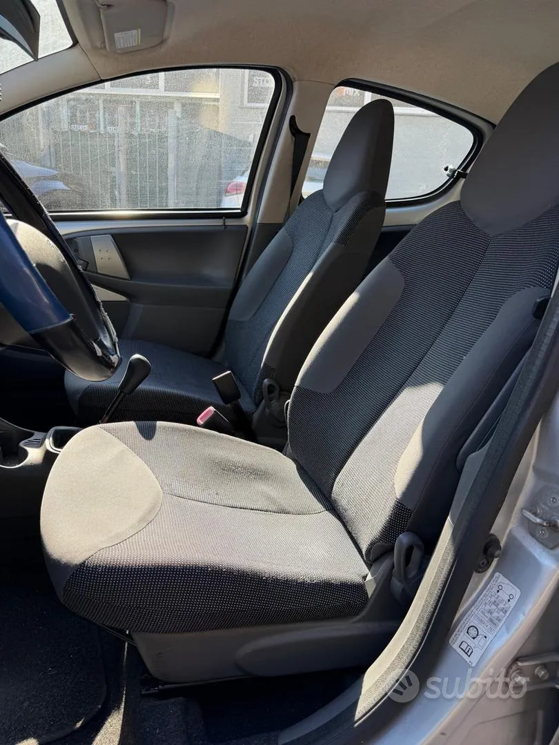 Peugeot 107 2008 photo 5