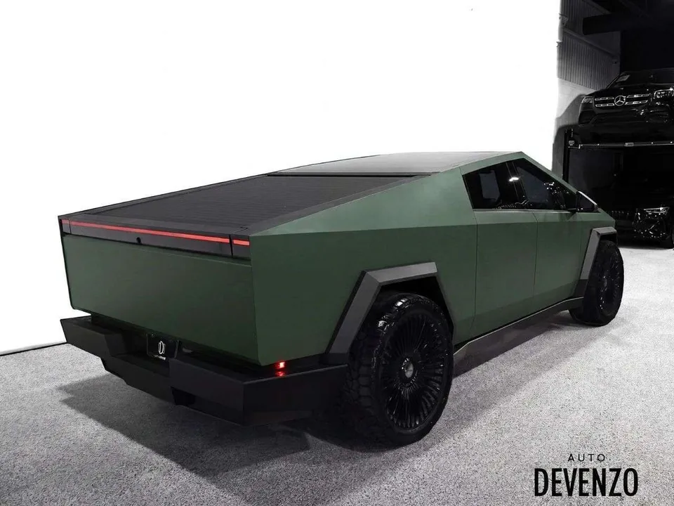 Tesla Cybertruck 2024 photo 3