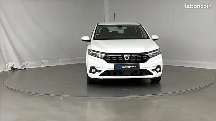 Dacia Sandero 2022 photo 2