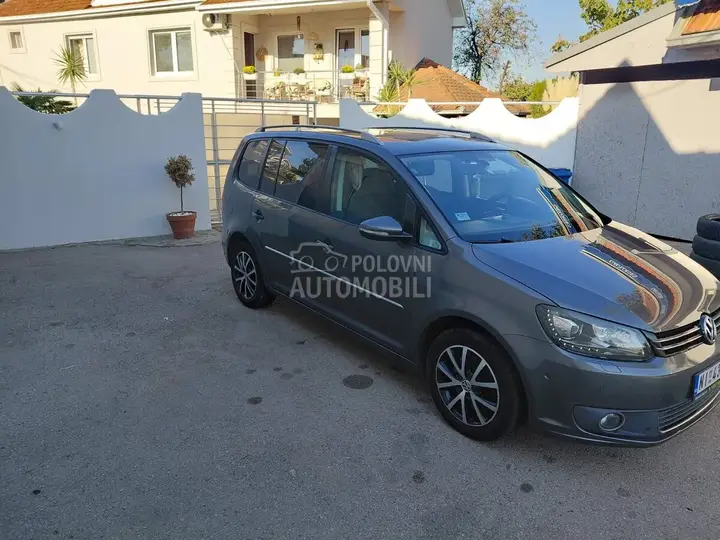 Volkswagen Touran 2011 photo 4