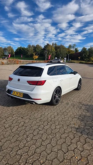 Seat Leon 2019 photo 2