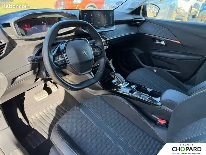 Peugeot 208 2022 photo 2