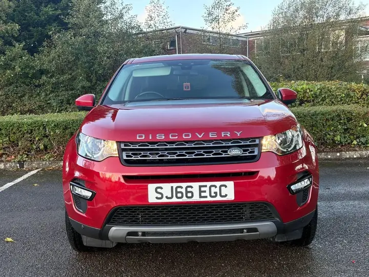 Land Rover Discovery Sport 2016 photo 2