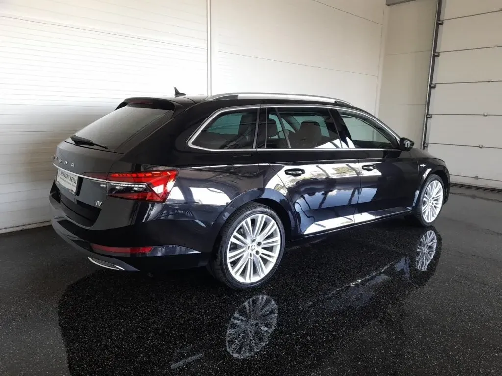 Skoda Superb 2023 photo 2