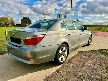 BMW 520I