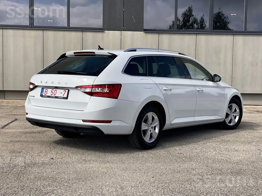 Skoda Superb 2022 photo 5