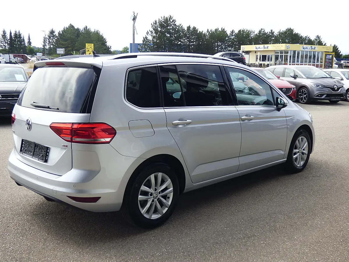 Volkswagen Touran 2017 photo 3