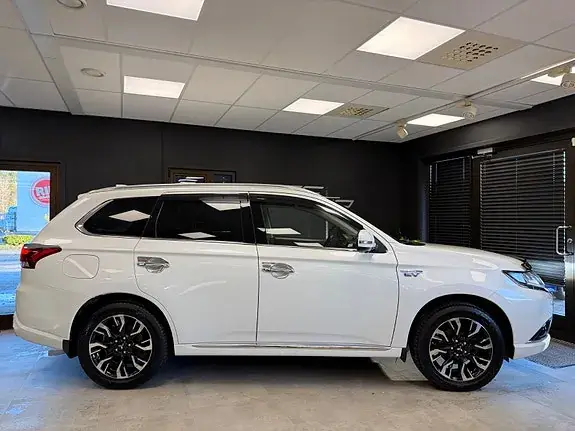 Mitsubishi Outlander 2016 photo 4
