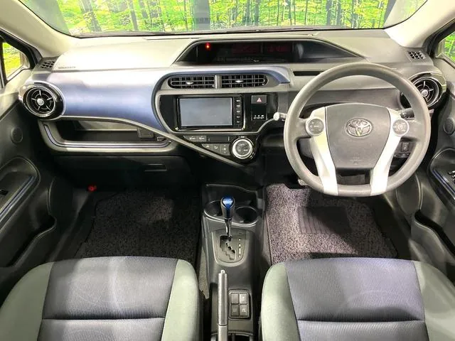 Toyota Aqua S 2015 photo 2