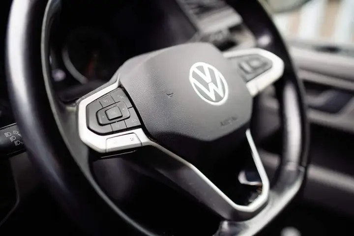 Volkswagen Transporter 2022 photo 2