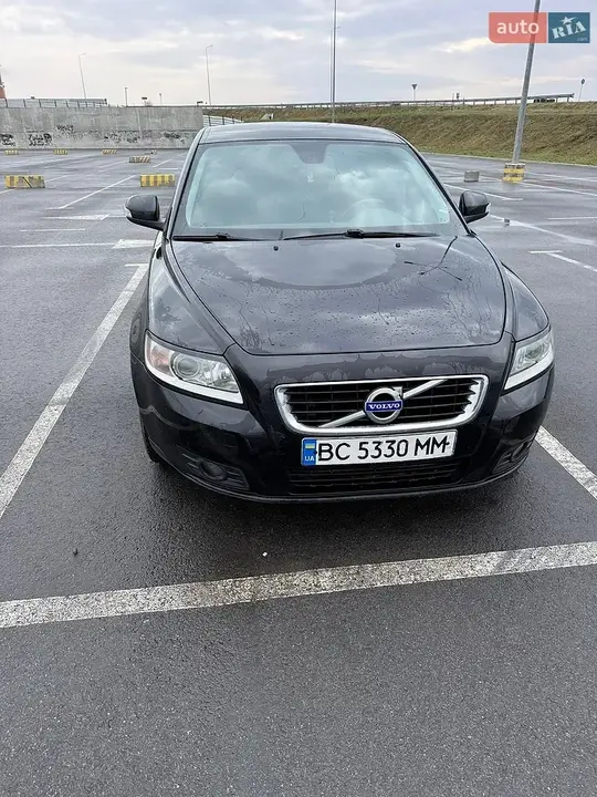 Volvo V50 2010 photo 2