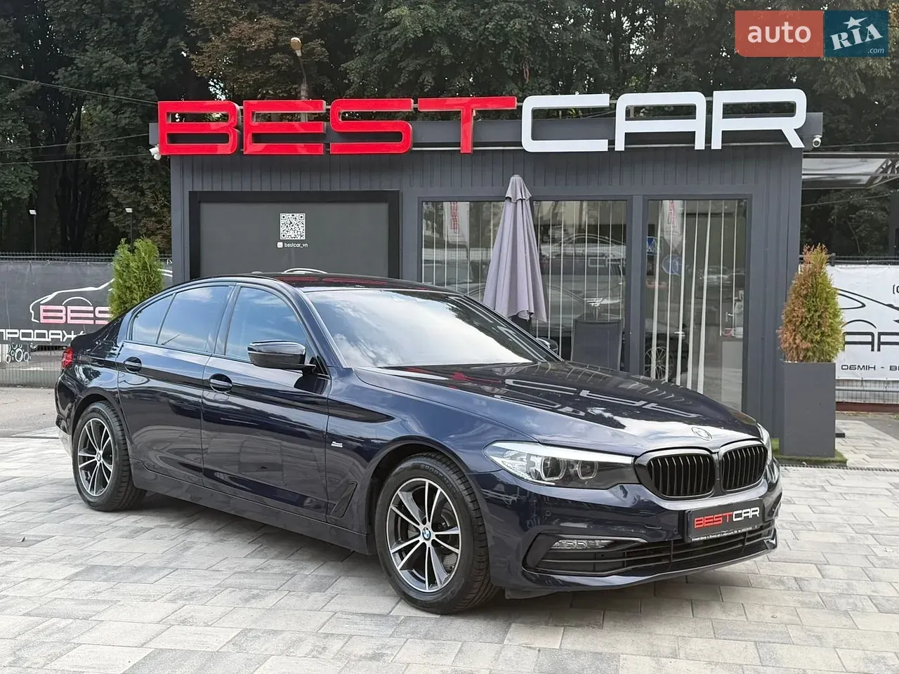 BMW 5 Series 2017 photo 2