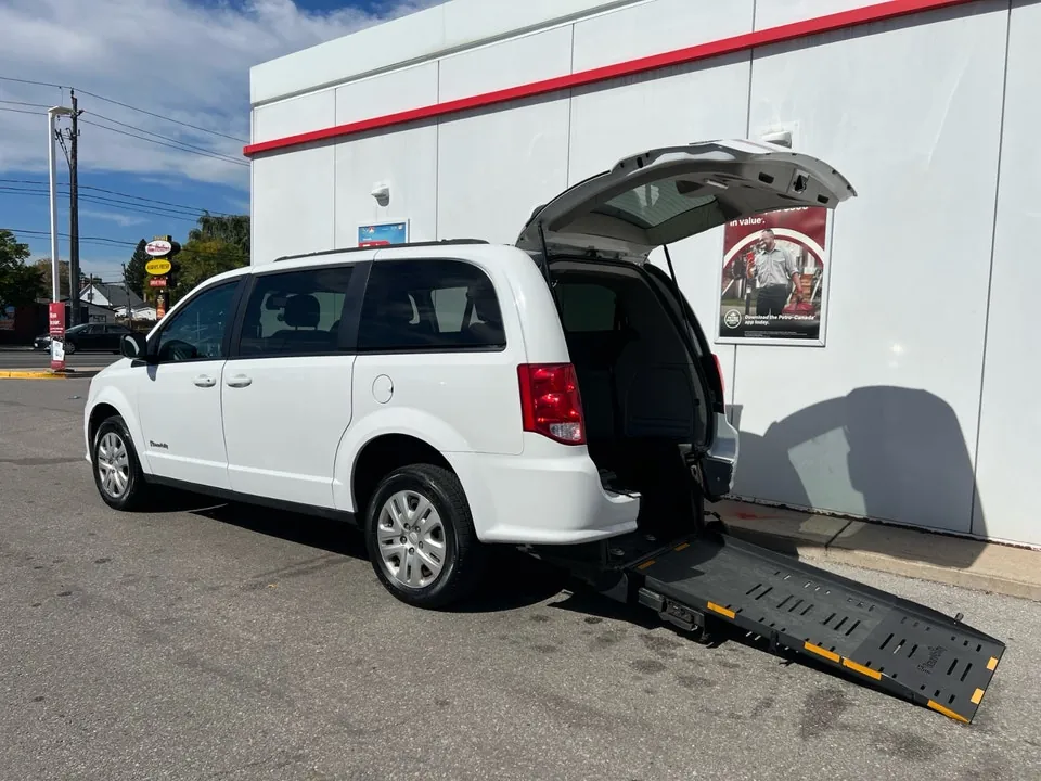 Dodge Grand Caravan 2020 photo 2