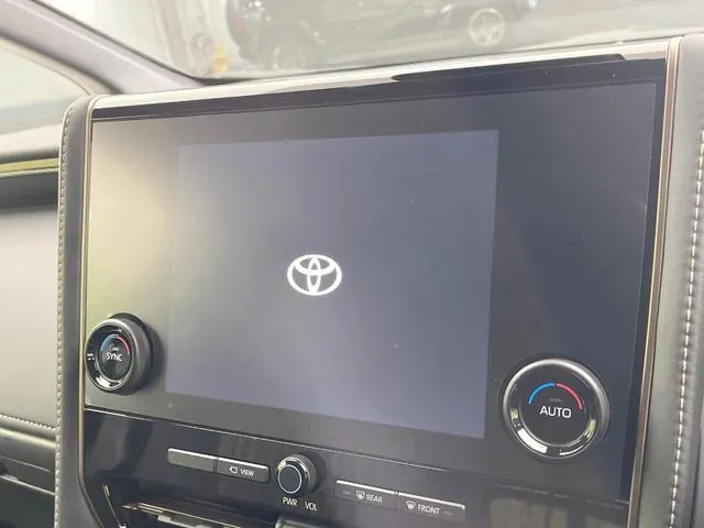 Toyota Alphard Hybrid X 2025 photo 3