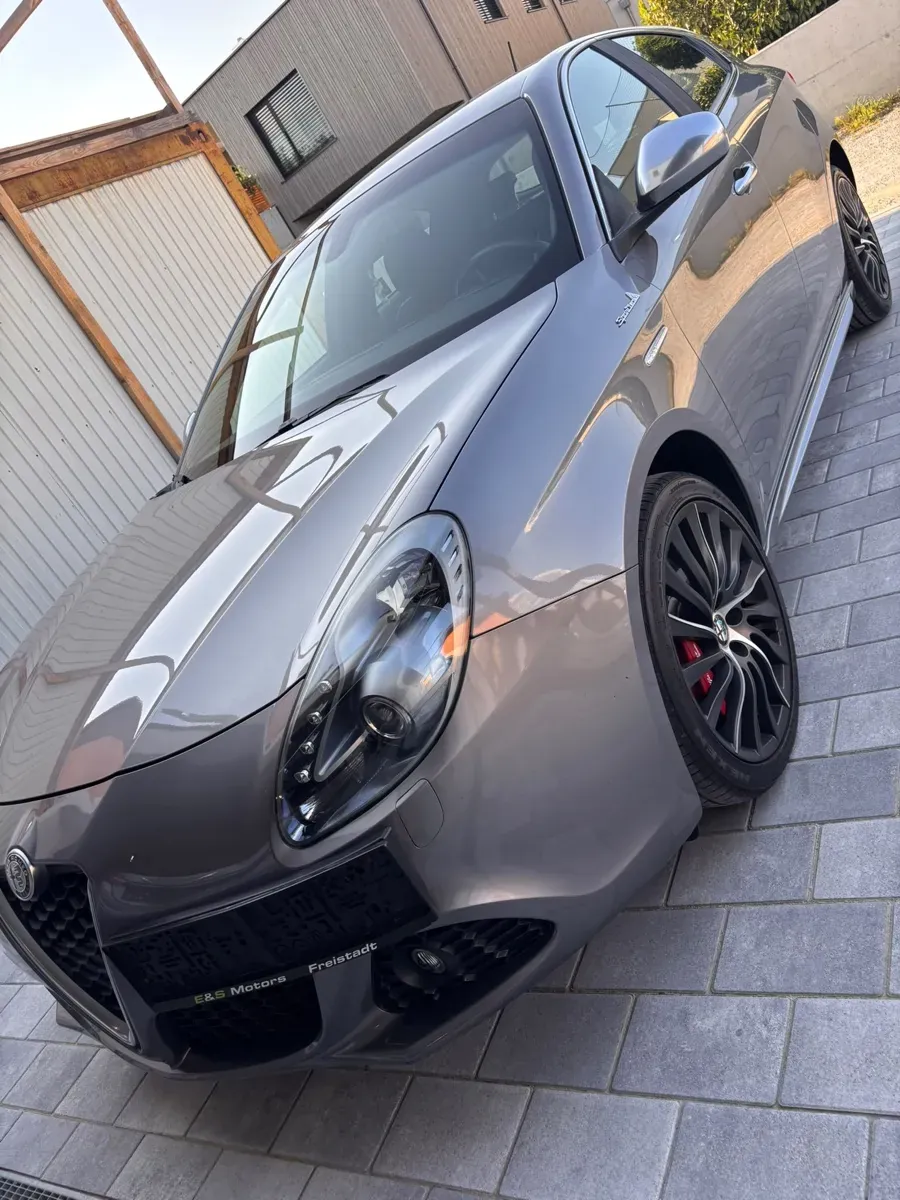 Alfa Romeo Giulietta 2012 photo 3