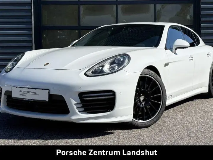 Porsche Panamera Gts