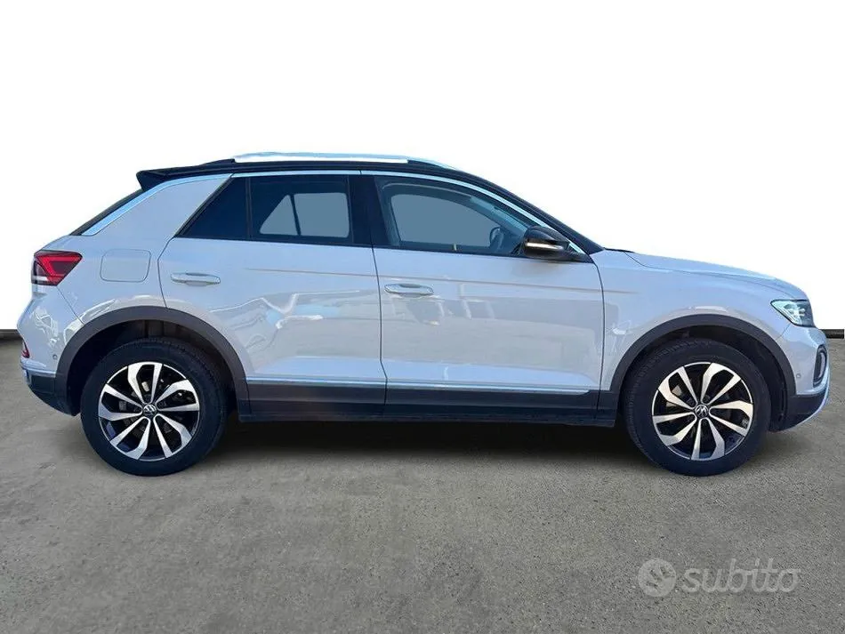 Volkswagen T-Roc 2023 photo 3