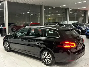 Peugeot 308 2019 photo 2