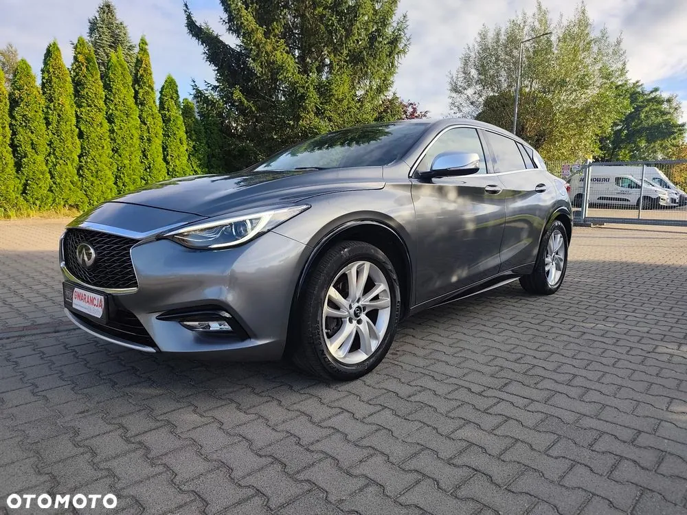 Infiniti Q30 2016 photo 2