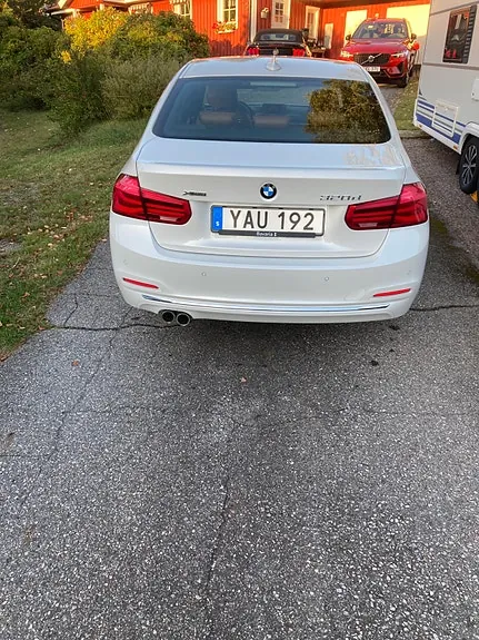 BMW 320D 2016 photo 2