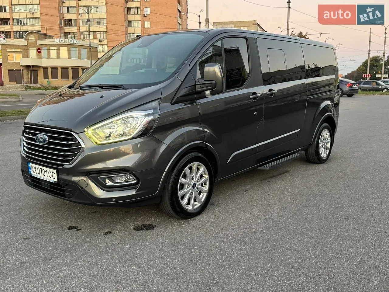 Ford Tourneo Custom 2018 photo 2