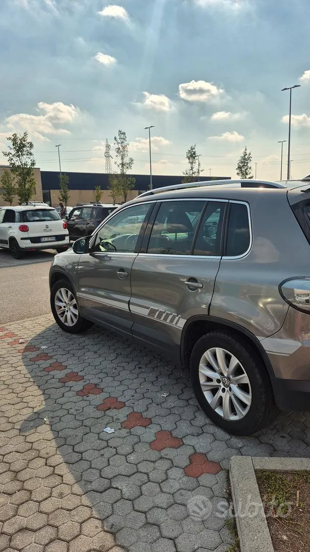 Volkswagen Tiguan 2011 photo 2